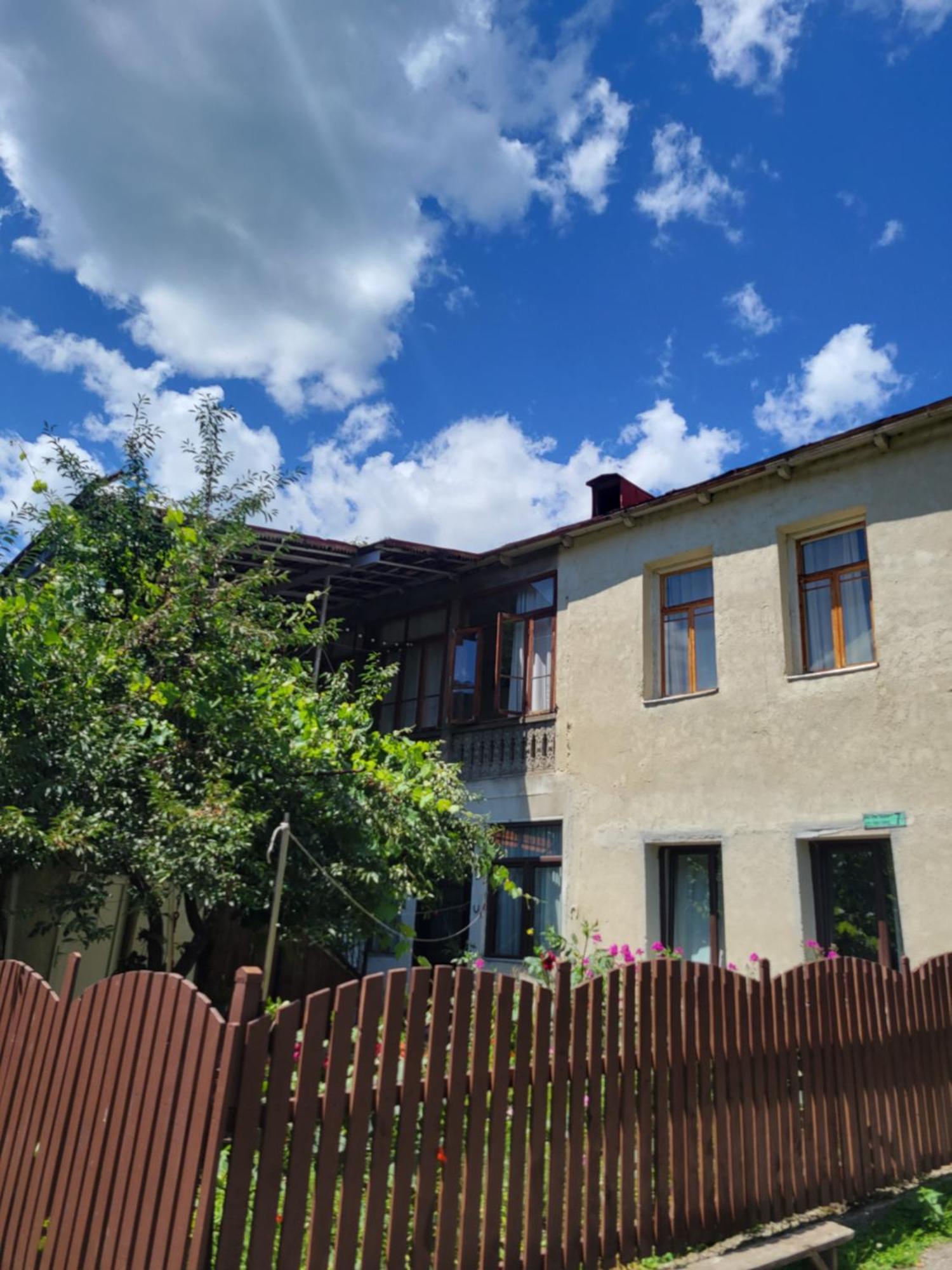 Ailama Guesthouse Mestia Exterior photo